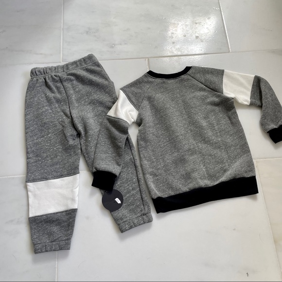 NWT Tiny Whales Rad Since Forever Sweatsuit - 5T - Picture 12 of 13